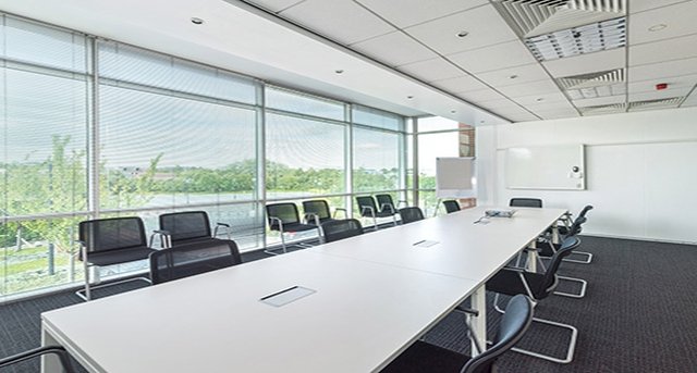 Shared Offices in the UK: What You Share and What You Do Not